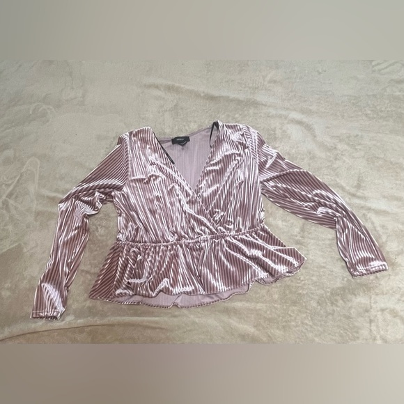 Dressy top - Picture 1 of 1
